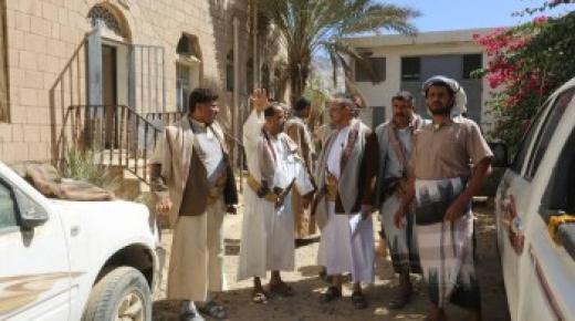 على خطى القاعدة وداعش الحوثي يخطف النساء من الأسواق