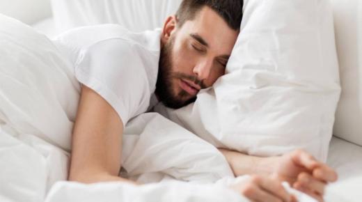 خبراء يشككون في قاعدة «8 ساعات للنوم الصحي»