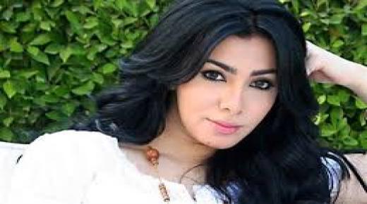 ميرهان حسين تغني “مع السلامة للي عايز يمشي”.. شعار اليوم