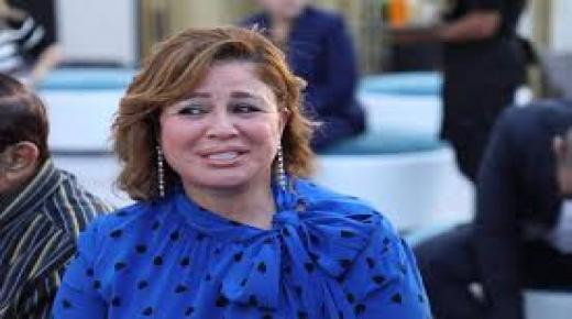 إلهام شاهين في إطلالة ساحرة من اليوم الثاني لمهرجان الجونة