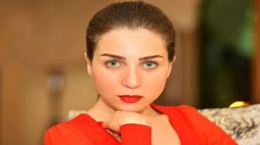 مي عزالدين تروج لمسلسلها الجديد “خيط حرير”