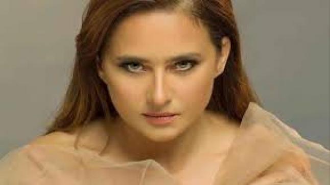 نيللي كريم تهاجم ممثل سوري: أنت نطع.. والممثل: كلامك صدمني